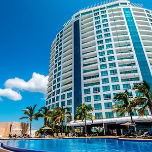 Park Royal Beach Mazatlan